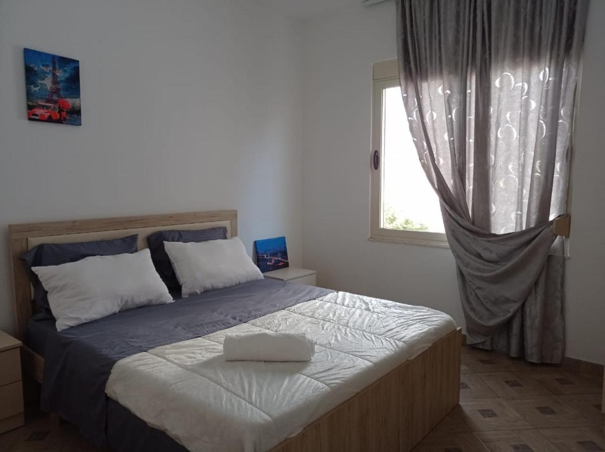 Lungomare Holiday Apartments Durrës Exteriör bild