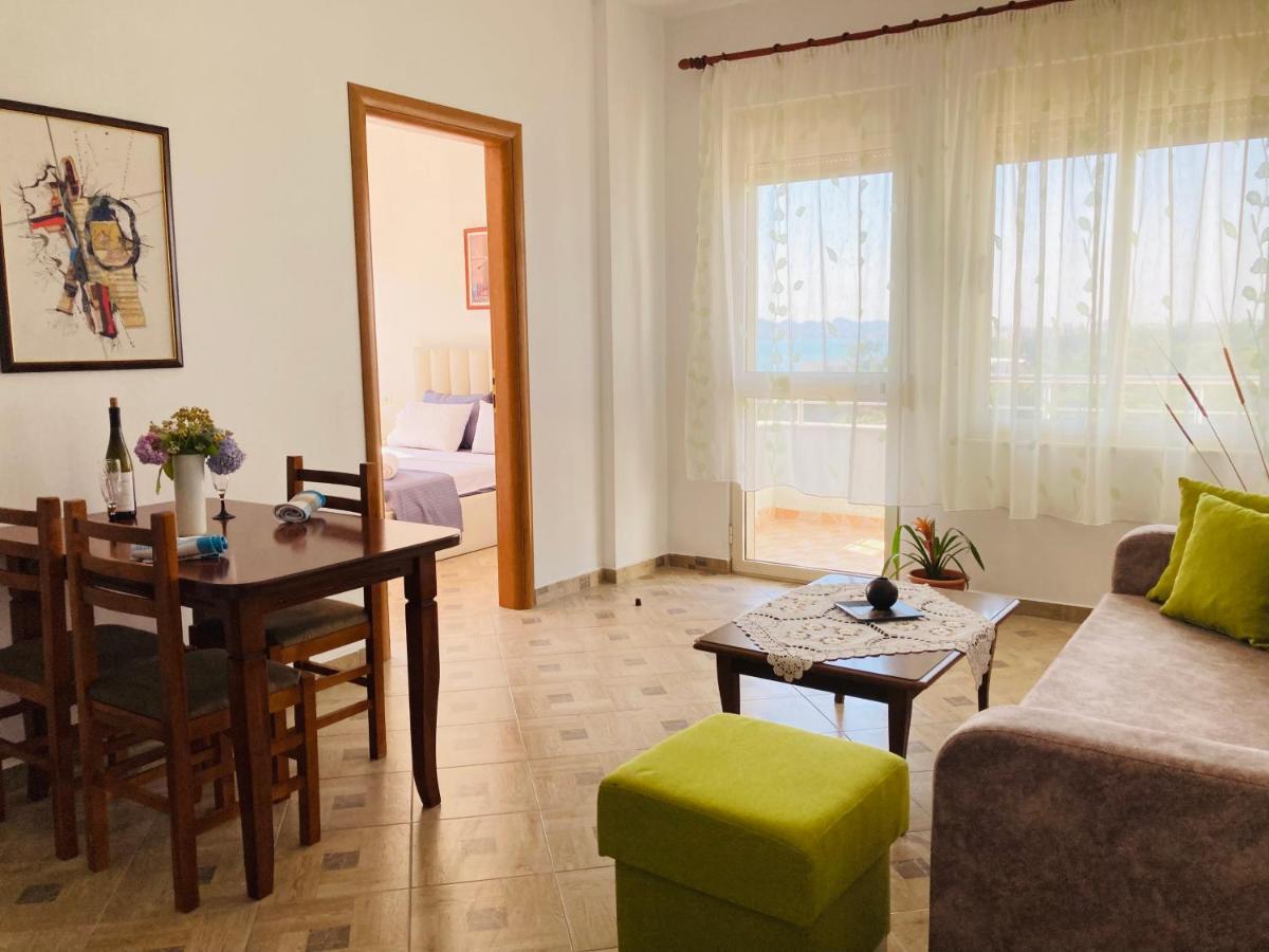 Lungomare Holiday Apartments Durrës Exteriör bild