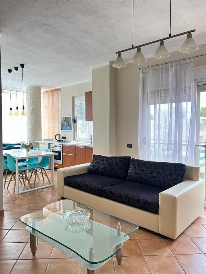 Lungomare Holiday Apartments Durrës Exteriör bild